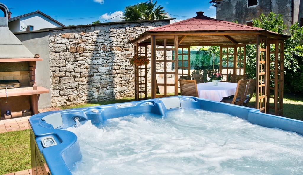Villas Montrin Kastel Ruang foto