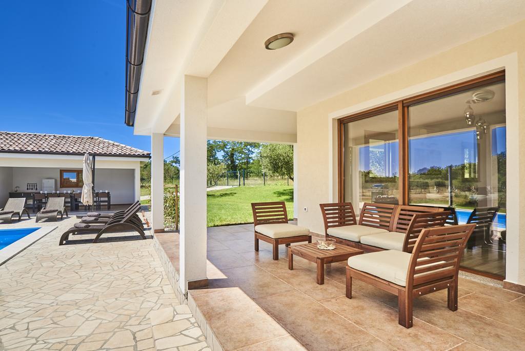 Villas Montrin Kastel Bagian luar foto