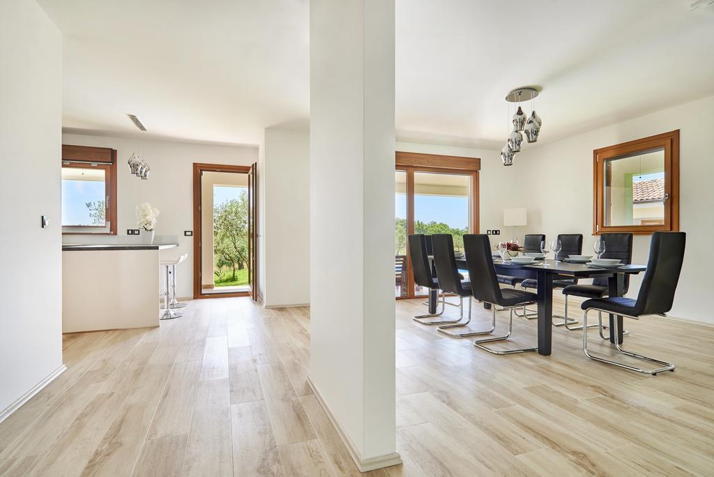 Villas Montrin Kastel Bagian luar foto