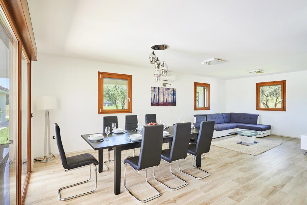 Villas Montrin Kastel Bagian luar foto